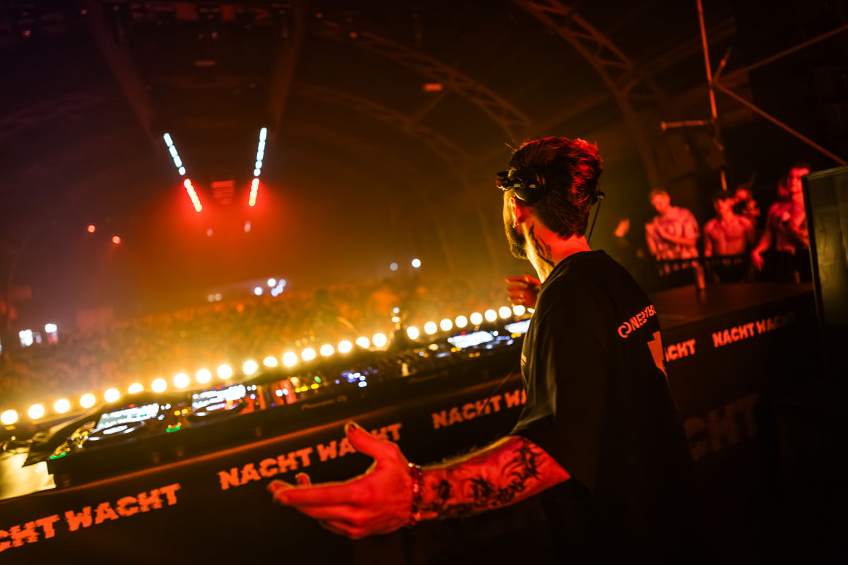 Loading... just a sec